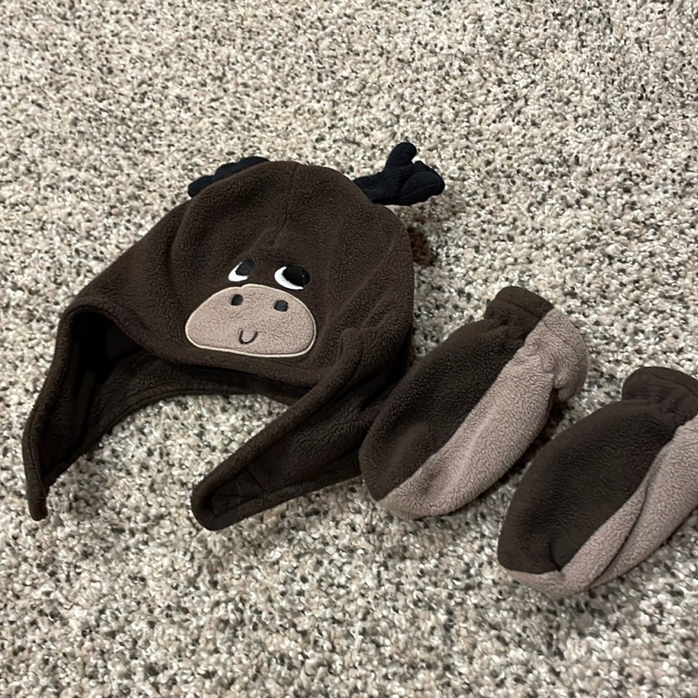 Reindeer hat and mittens.